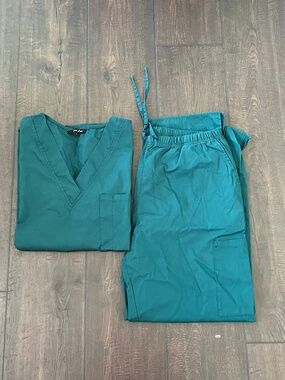 Green Scrubs (L)